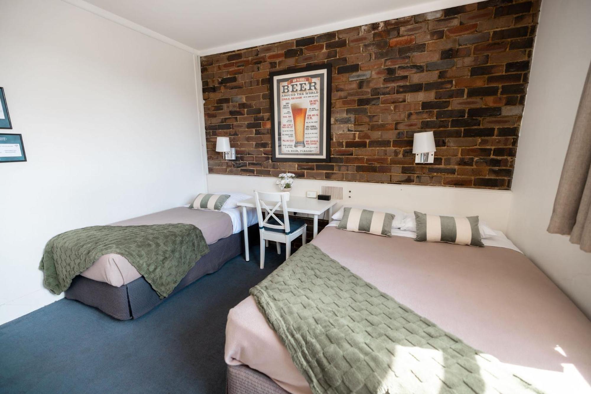 Hornsby Inn Экстерьер фото