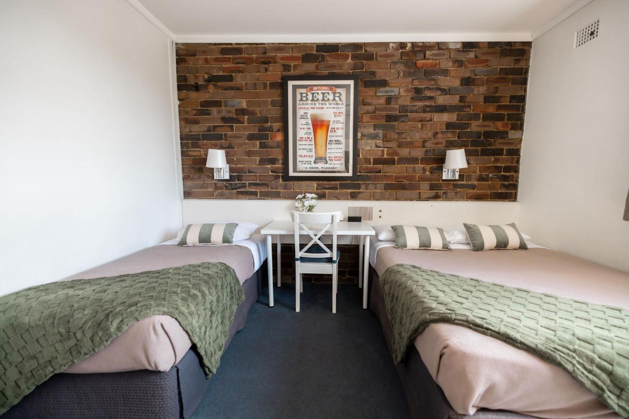 Hornsby Inn Экстерьер фото