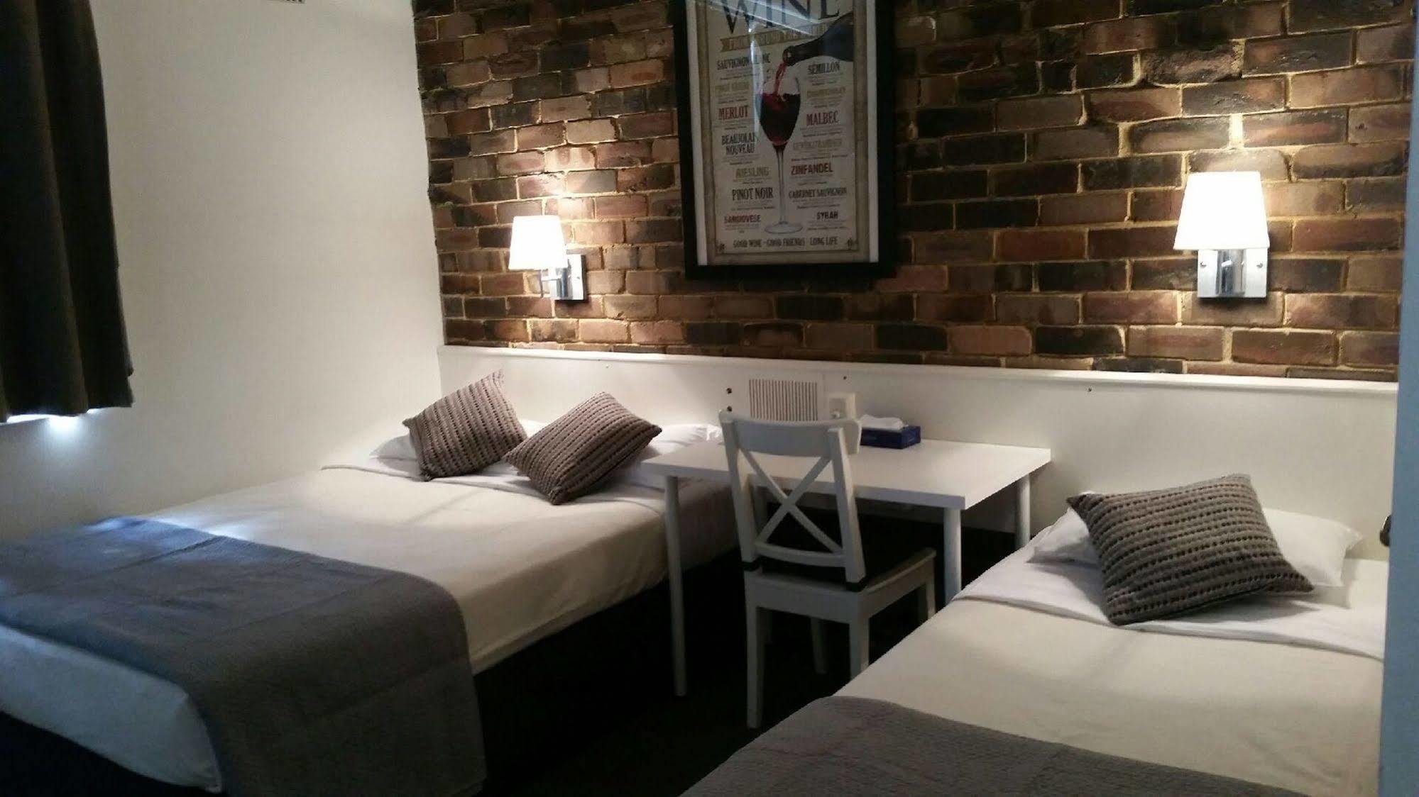 Hornsby Inn Экстерьер фото